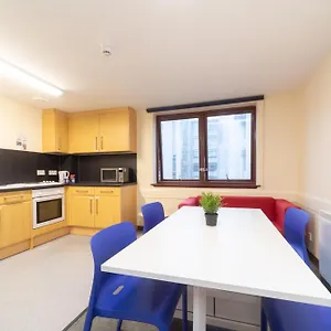 Joivy Economy 4 And 5 Bed Flats, Close To Old Town And Royal Mile - Adults Only Edimburgo