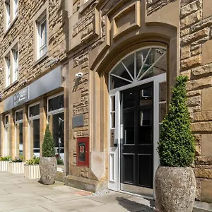 Premier Fountain Court Apartment